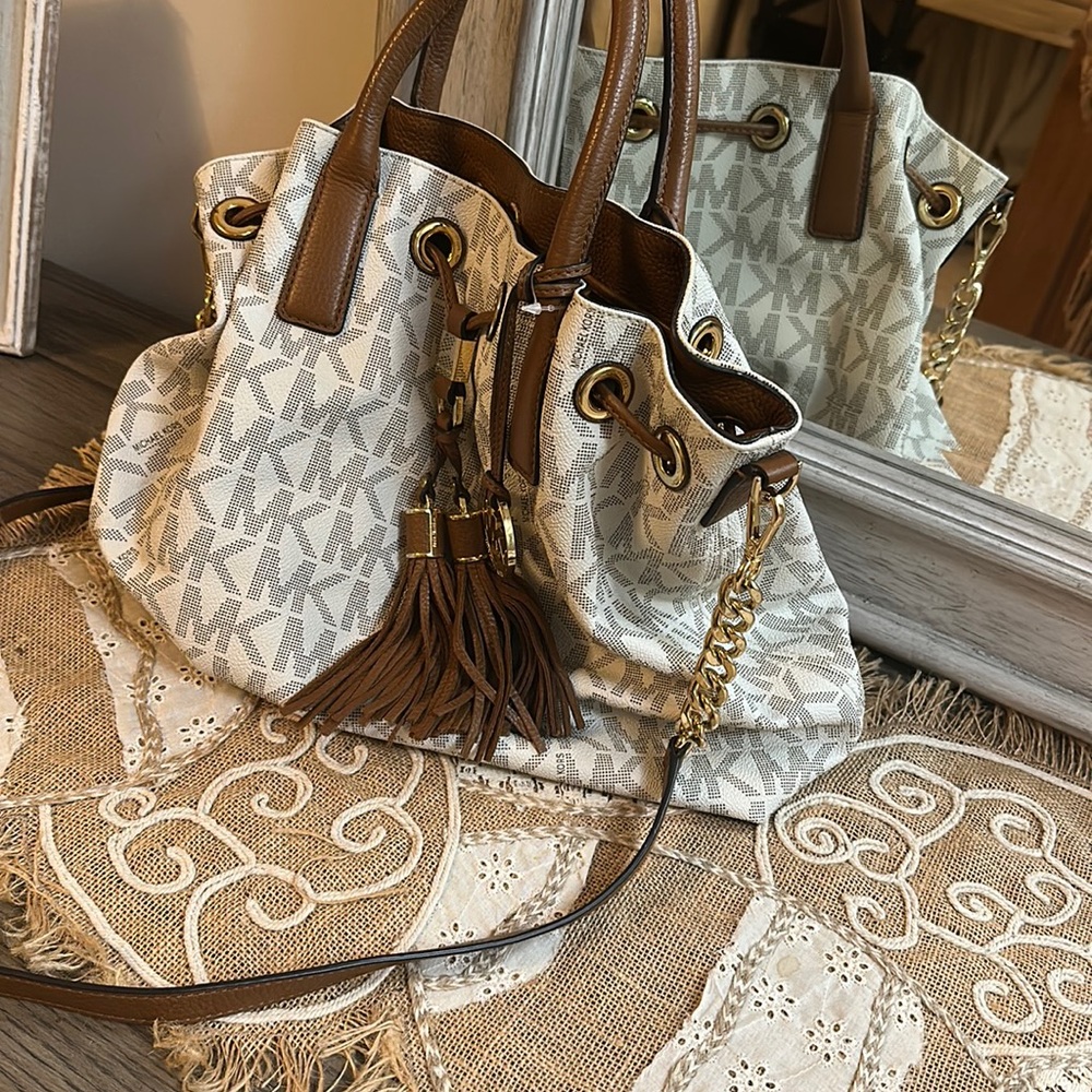 Amazing never used MK purse